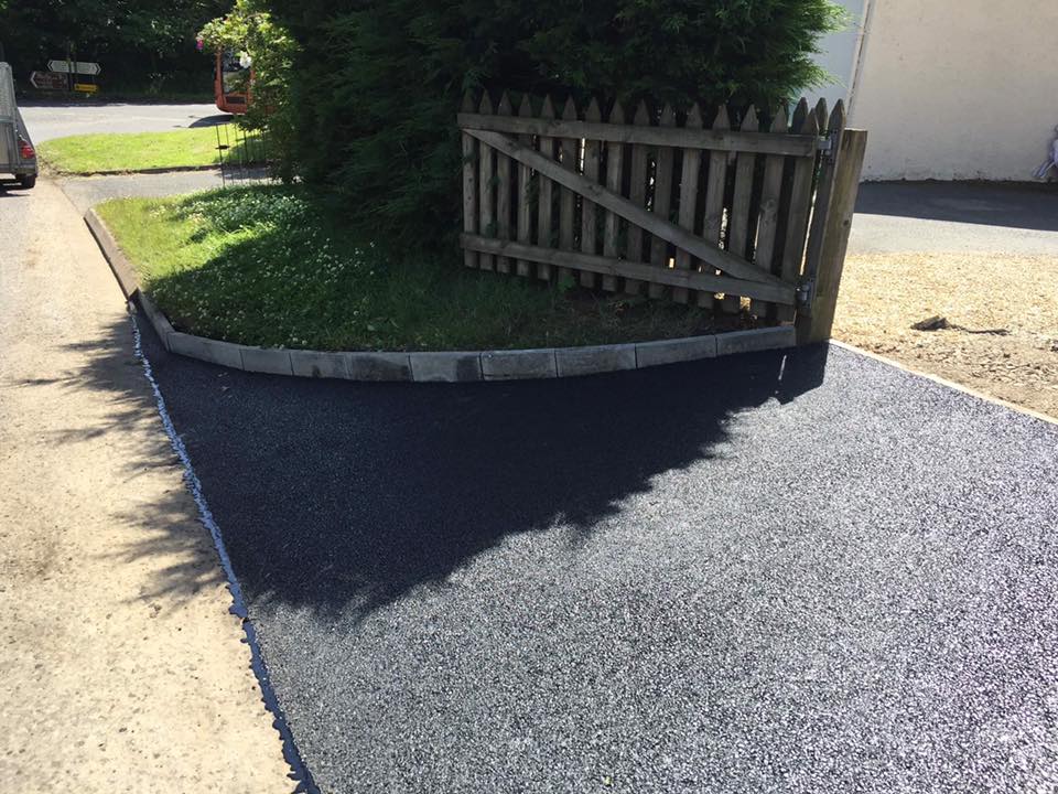 Intall Entranceway with Radius Kerb Edging