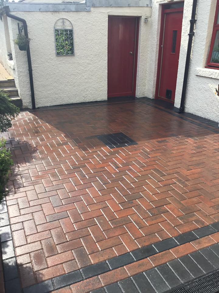 Brindle and Charcoal Mono Block Patio which looks great