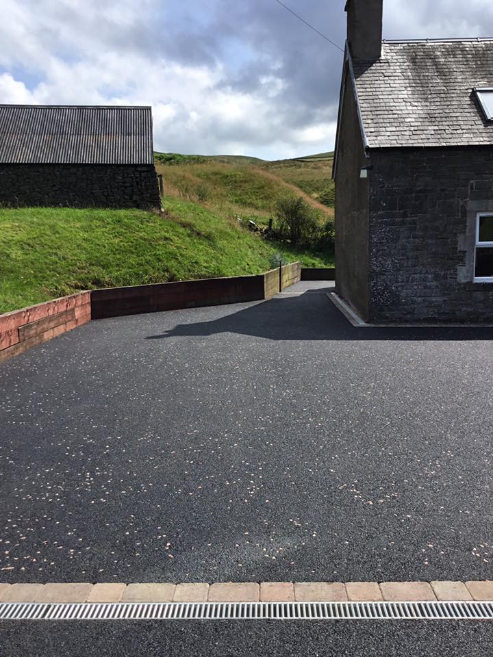 Tarmac Driveway, Kerb with Block Stone Edging