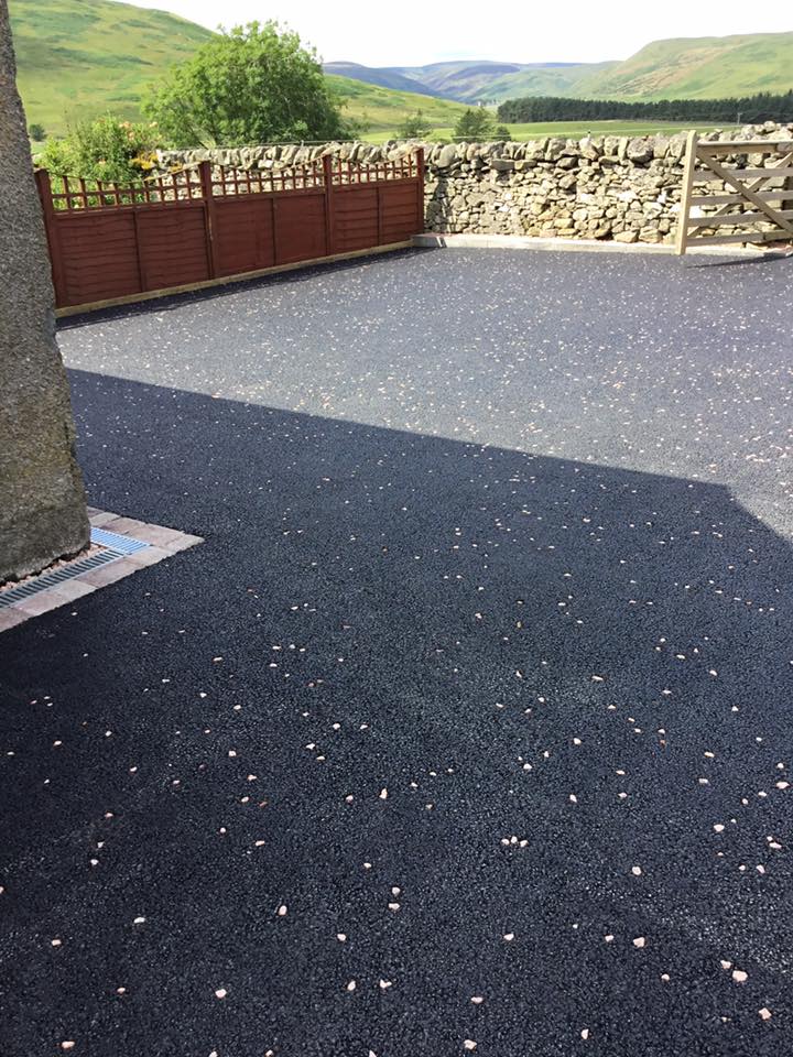 Tarmac Driveway, Kerb with Block Stone Edging