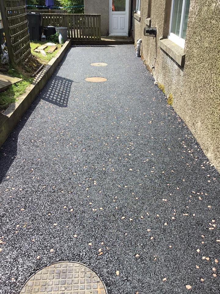 Tarmac Driveway, Kerb with Block Stone Edging