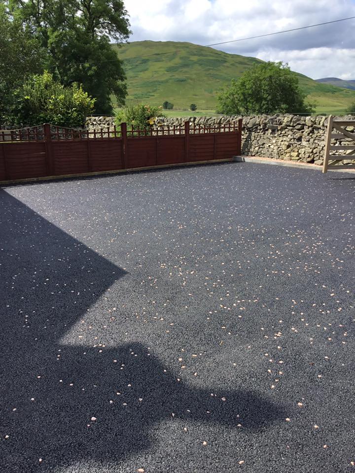 Tarmac Driveway, Kerb with Block Stone Edging