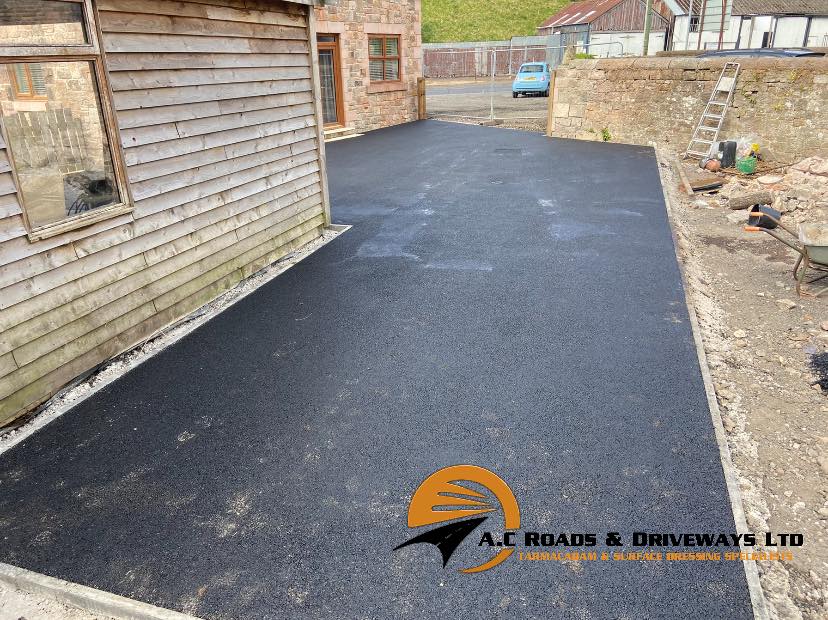 Tarmac Driveway with Drainage, Kerbing and Manhole Covers