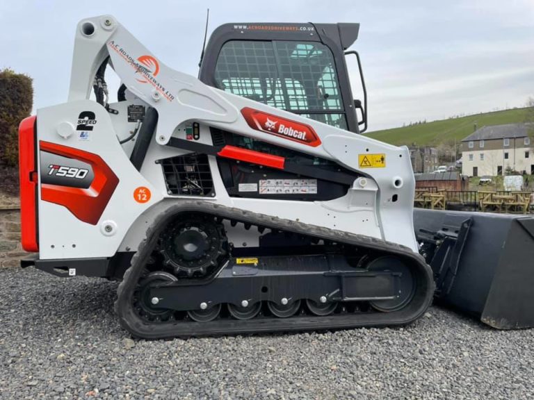 New Plant Bobcat T590 Skid Steer with attachments