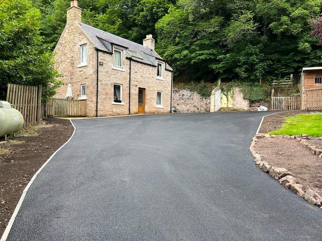 Driveway Installation Contractors Jedburgh - 40mm of AC10mm stone mastic asphalt