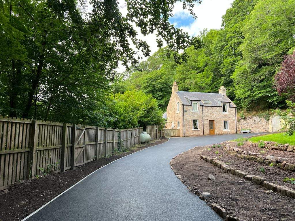 Driveway Installation Contractors Jedburgh - 40mm of AC10mm stone mastic asphalt