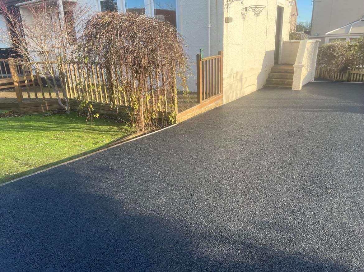 AC20mm Base course tarmac laid to 60mm depth, and AC10mm Stone mastic asphalt laid to 40mm depth Tarmac Driveway Contractor - Duns, Borders