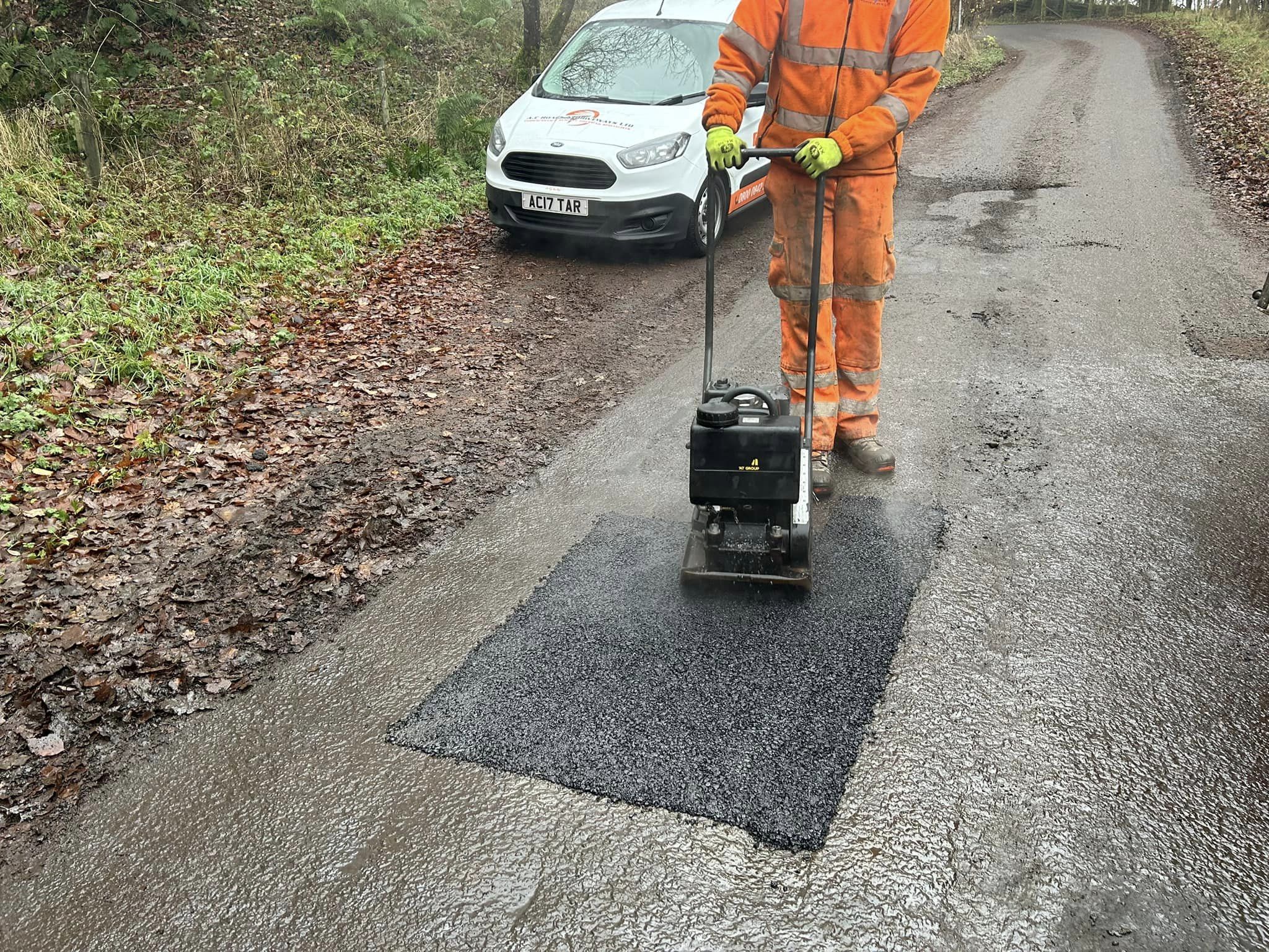 road repairs, fix potholes, tarmac patches, reinstatement - specialist contractors