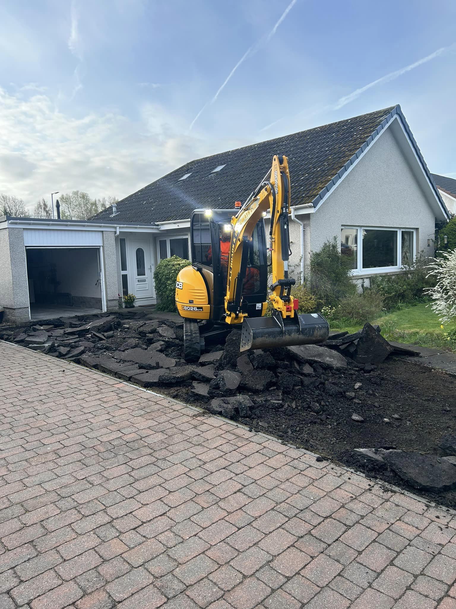 Replace Old Tarmac Driveway - remove old tarmac & excavate