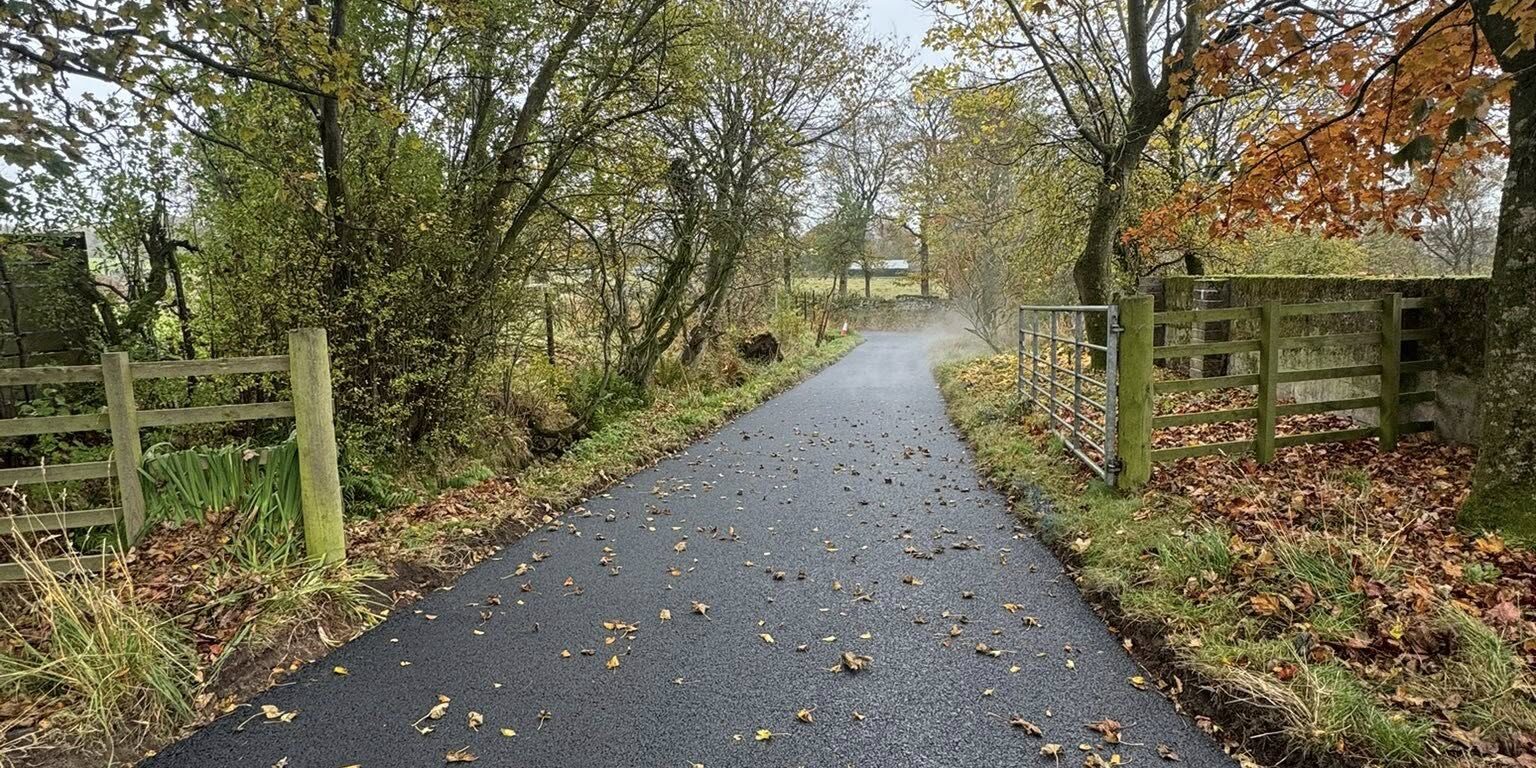 Tarmac Farm Road, Courtyard - Lanarkshire